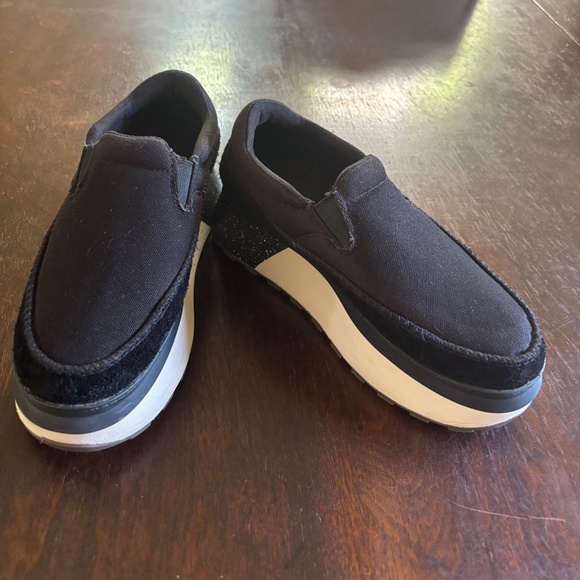 UGG MARIN SLIP ON PLATFORM SNEAKER BLACK SZ 9 - EUC - Picture 3 of 12